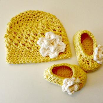 New Baby Gift yellow with ivory hat and booties with rose